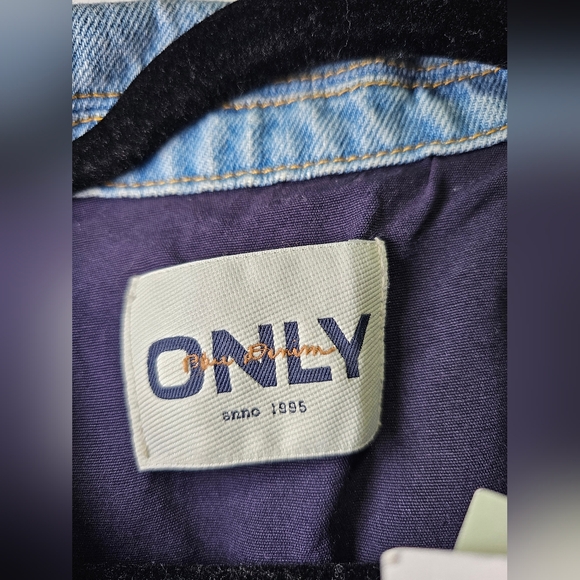 NWT Only Puff Sleeve Denim Jumpsuit In Light Blue, Size Large - Picture 6 of 9